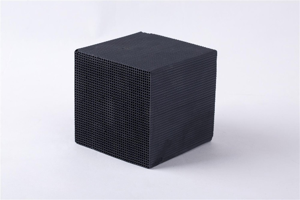 蜂窩活性炭是有什么構(gòu)成的特點(diǎn)是什么(蜂窩活性炭簡(jiǎn)介) 蜂窩活性炭是有什么構(gòu)成的特點(diǎn)是什么(蜂窩活性炭簡(jiǎn)介)